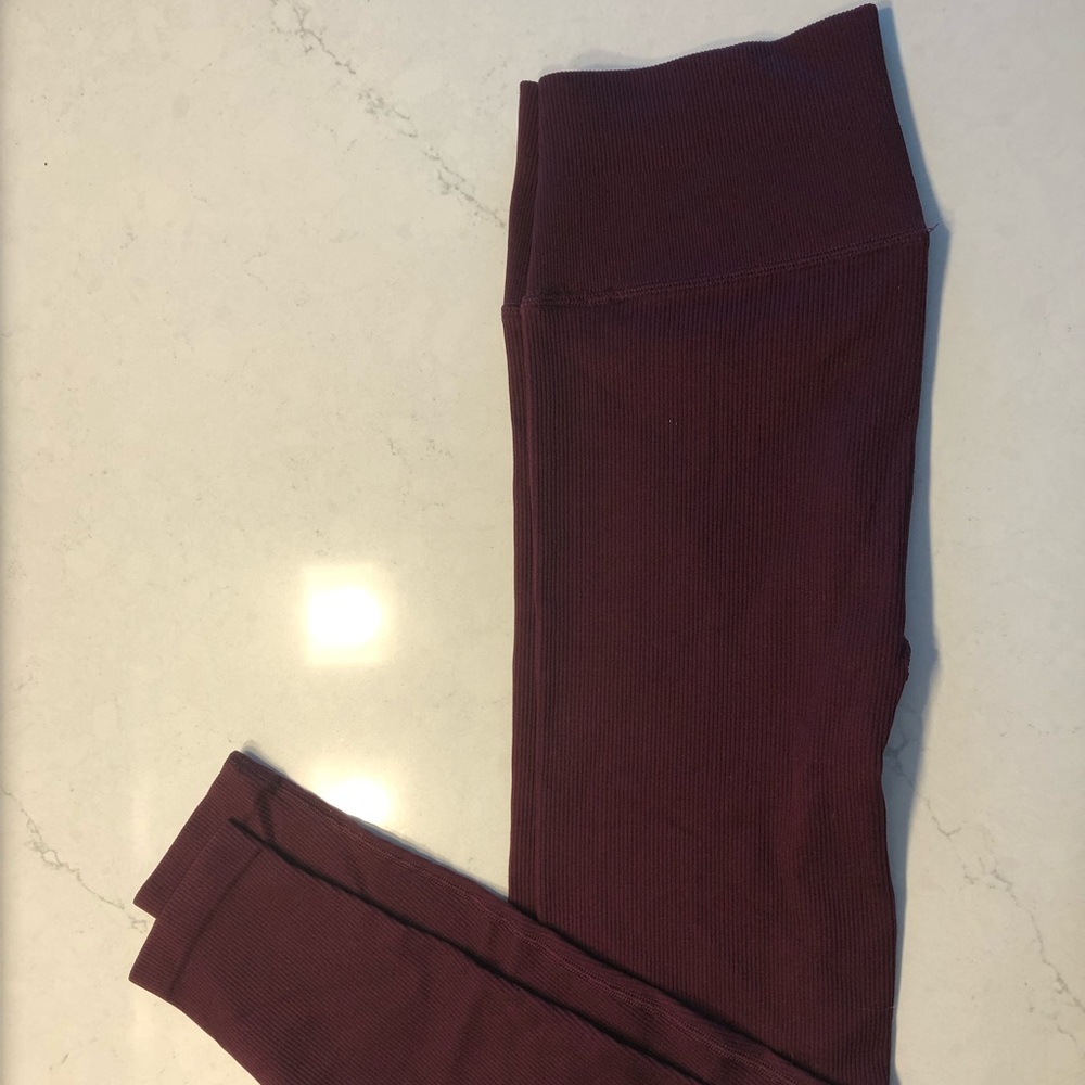 Victoria’s Secret leggings - Size M